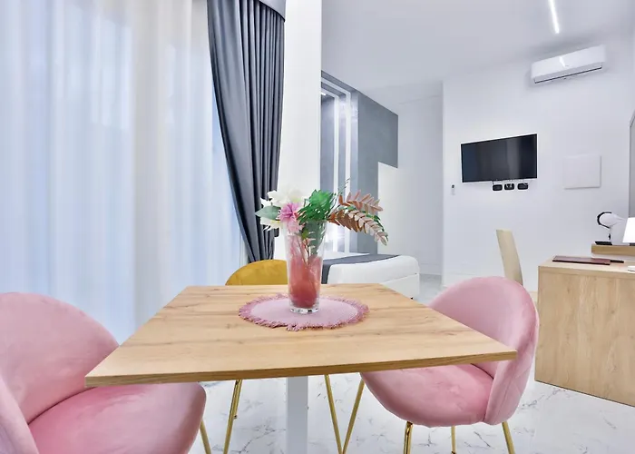 Hotiday Room Collection - Napoli Sant\'Arcangelo